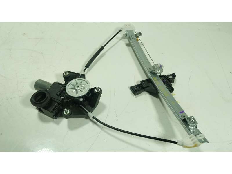 Recambio de elevalunas trasero derecho para toyota yaris (_p21_, _pa1_, _ph1_) 1.5 hybrid (mxph10) referencia OEM IAM 698100D630
