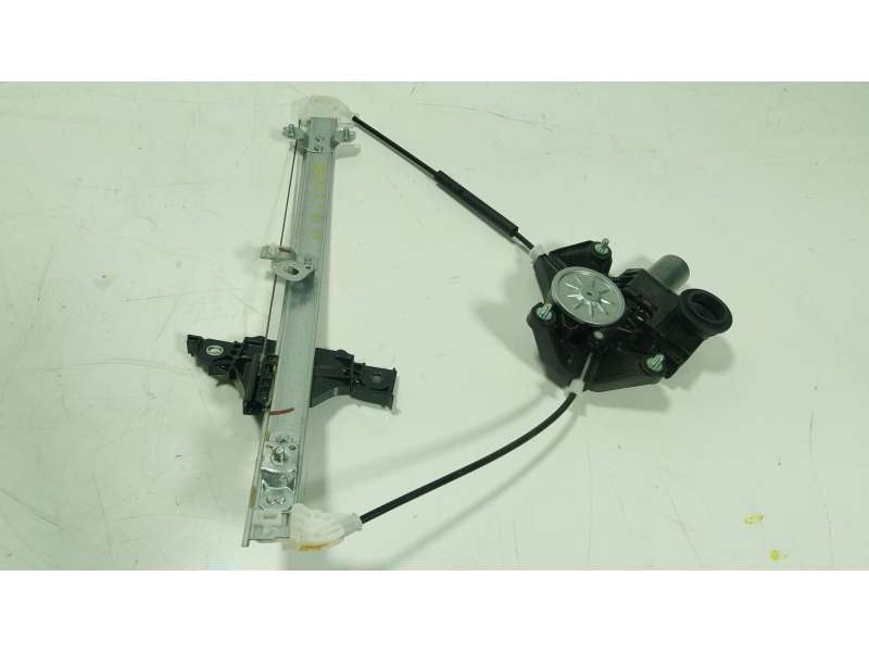 Recambio de elevalunas trasero izquierdo para toyota yaris (_p21_, _pa1_, _ph1_) 1.5 hybrid (mxph10) referencia OEM IAM 698200D6