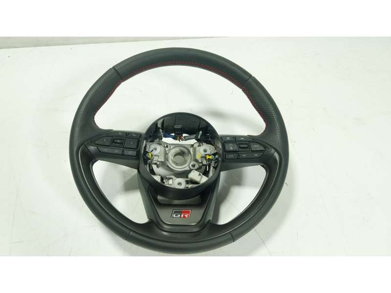 Recambio de volante para toyota yaris (_p21_, _pa1_, _ph1_) 1.5 hybrid (mxph10) referencia OEM IAM 451000DA80C0 6436038 