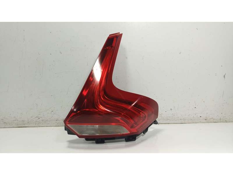 Recambio de piloto trasero derecho para volvo v40 cross country (526) d3 referencia OEM IAM  31395845 
