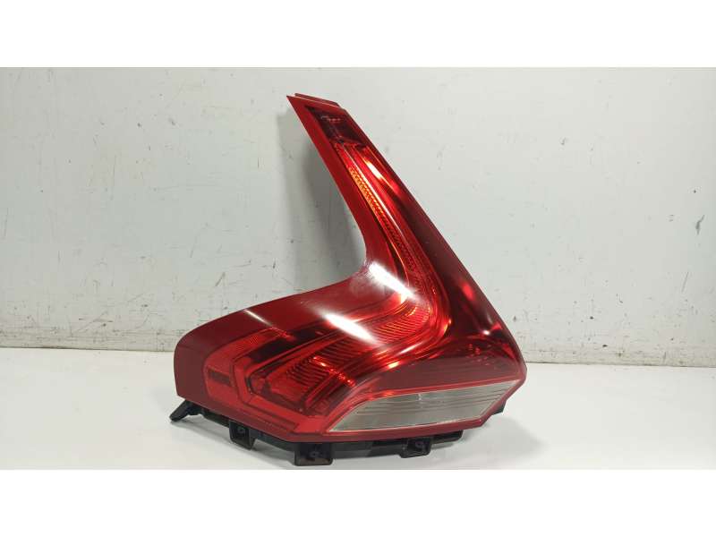 Recambio de piloto trasero izquierdo para volvo v40 cross country (526) d3 referencia OEM IAM  31395844 