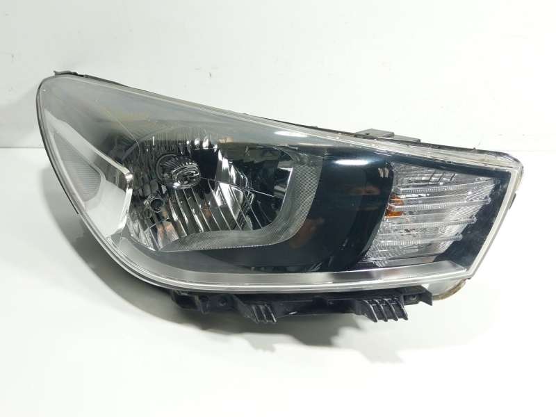 Recambio de faro derecho para kia rio iv (yb, sc, fb) 1.25 referencia OEM IAM 92102H8000  