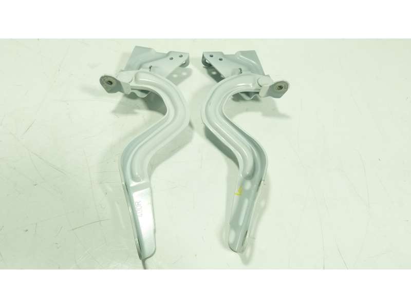 Recambio de bisagra capot para toyota yaris (_p21_, _pa1_, _ph1_) 1.5 hybrid (mxph10) referencia OEM IAM 53410K0020 53420K0020 