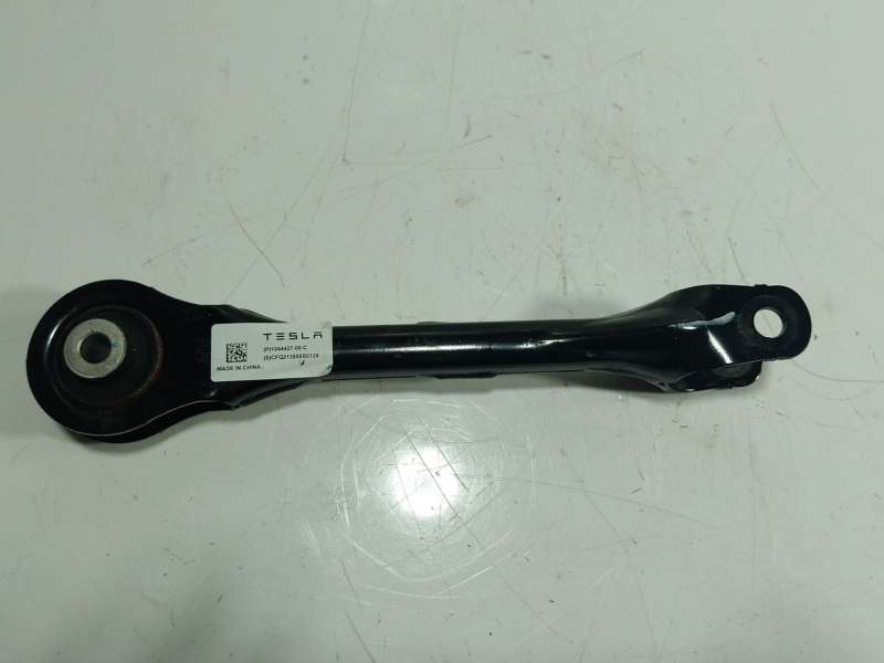 Recambio de brazo suspension superior trasero izquierdo para tesla model 3 ev referencia OEM IAM  104442700 