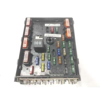 CAJA RELES / FUSIBLES 
