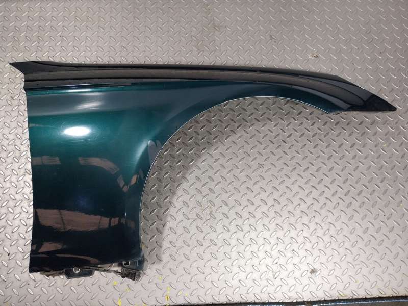 Recambio de aleta delantera derecha para mercedes-benz cls (c219) cls 350 (219.356) referencia OEM IAM   