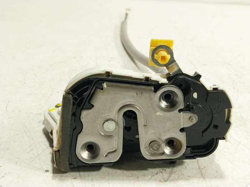 Recambio de cerradura puerta trasera derecha para mg zs suv (azs1) 1.5 vti referencia OEM IAM  10845783 
