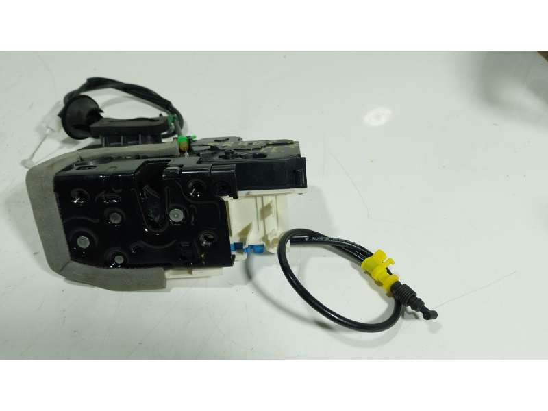 Recambio de cerradura puerta trasera izquierda para porsche taycan (y1a) 4s referencia OEM IAM  949010923 