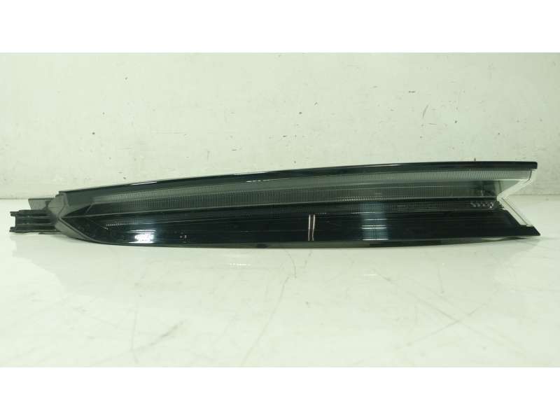 Recambio de piloto trasero izquierdo para porsche taycan (y1a) 4s referencia OEM IAM  9J1945091G 