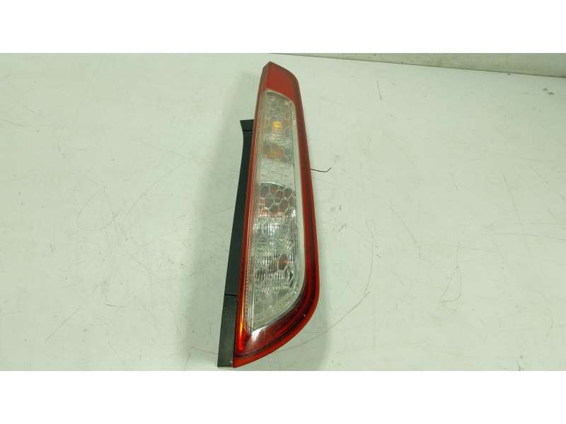 Recambio de piloto trasero derecho para ford focus ii (da_, hcp, dp) 1.6 ti referencia OEM IAM  8M5113404A 