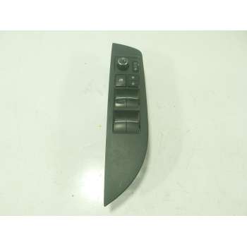 MANDO ELEVALUNAS DELANTERO IZQUIERDO 8404002490 
