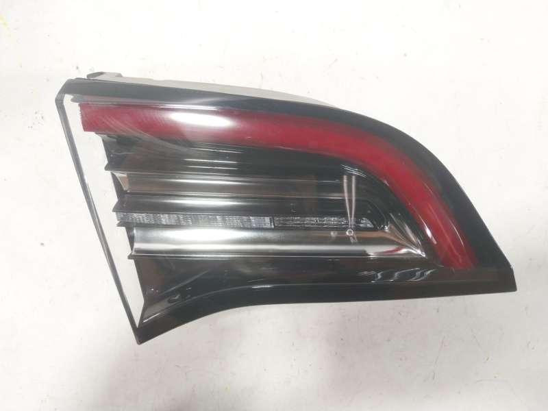 Recambio de piloto trasero izquierdo interior para tesla model 3 ev awd referencia OEM IAM   