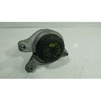 SOPORTE MOTOR DERECHO A2052400300 