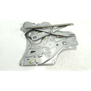 ELEVALUNAS DELANTERO DERECHO 824022Y000 