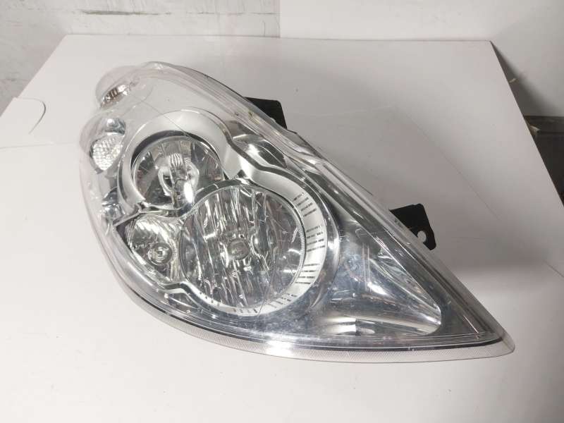 Recambio de faro derecho para renault master iii furgoneta (fv) 2.3 dci 170 fwd (fv0l) referencia OEM IAM  1ER01011720 