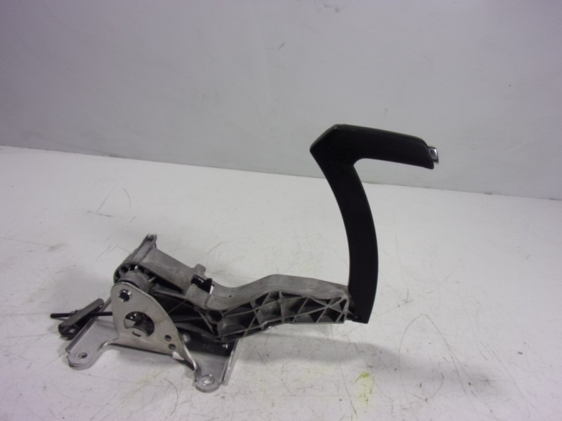 Recambio de palanca freno de mano para renault megane iv berlina 5p 1.3 tce cat referencia OEM IAM 360102863R  