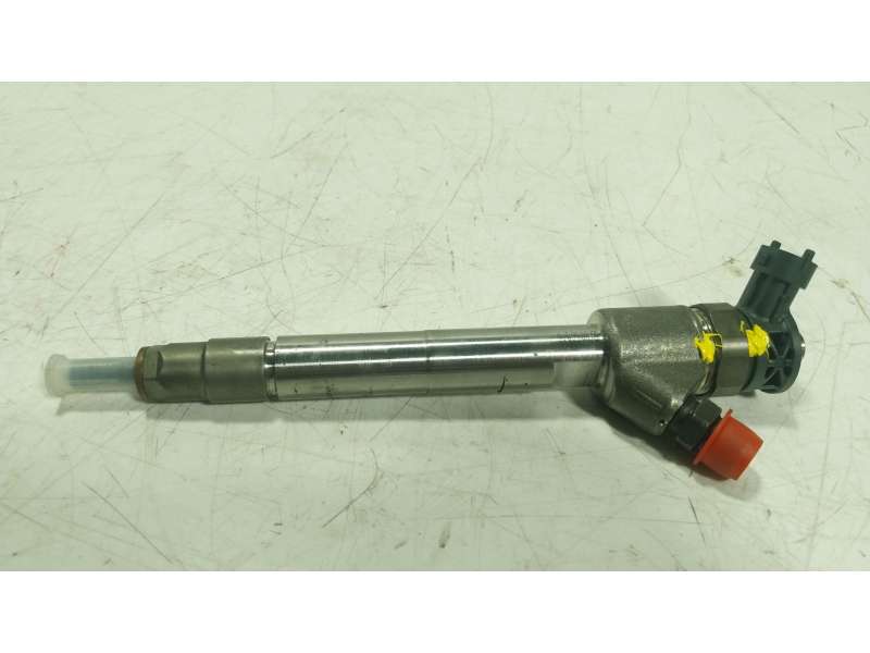 Recambio de inyector para peugeot 308 1.5 hdi referencia OEM IAM  9828959880 