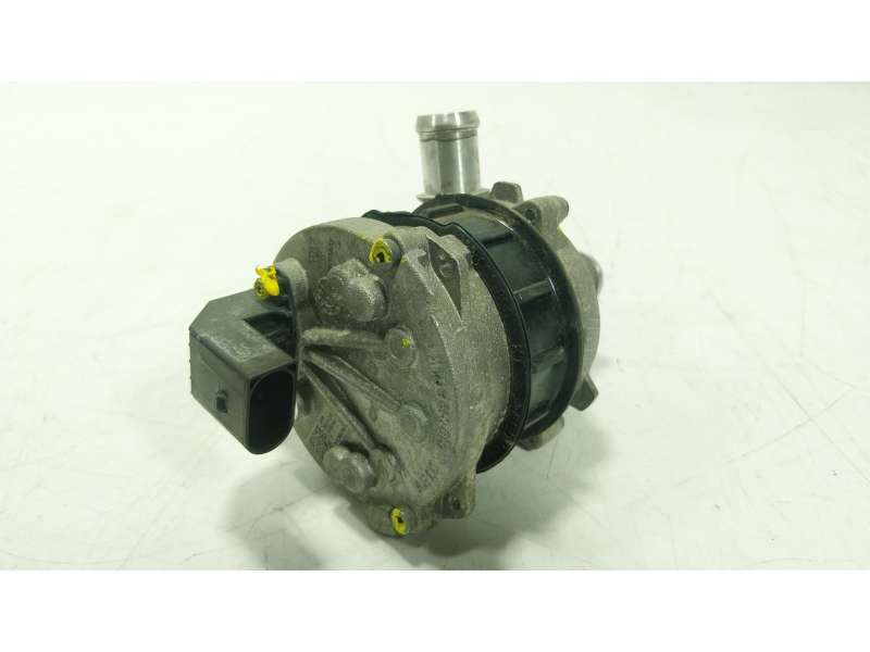 Recambio de bomba agua para porsche taycan (y1a) 4s referencia OEM IAM 9J1965567A 015138801KT 