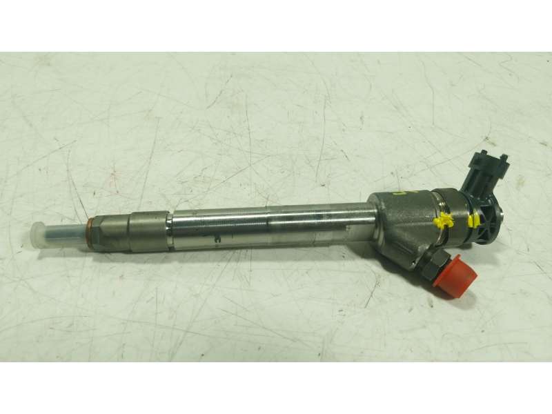 Recambio de inyector para peugeot 308 1.5 hdi referencia OEM IAM  9828959880 