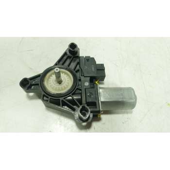MOTOR ELEVALUNAS TRASERO IZQUIERDO A2469063100 