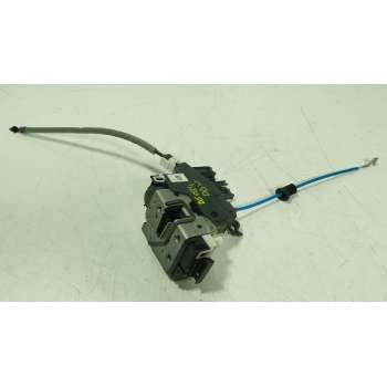 CERRADURA PUERTA DELANTERA DERECHA A1667200435 