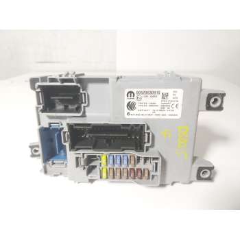 CAJA RELES / FUSIBLES 00520630910 116RI000832