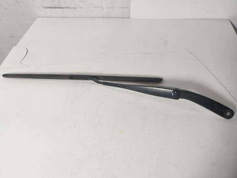 Recambio de brazo limpia delantero derecho para renault arkana i (lcm_, ldn_) 1.3 tce 140 (ldn0) referencia OEM IAM   