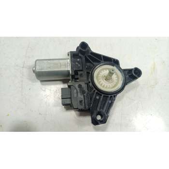 MOTOR ELEVALUNAS TRASERO DERECHO A2059060401 