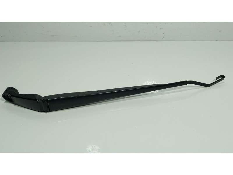 Recambio de brazo limpia delantero izquierdo para toyota yaris cross (mxp_) 1.5 hybrid (mxpj10) referencia OEM IAM   