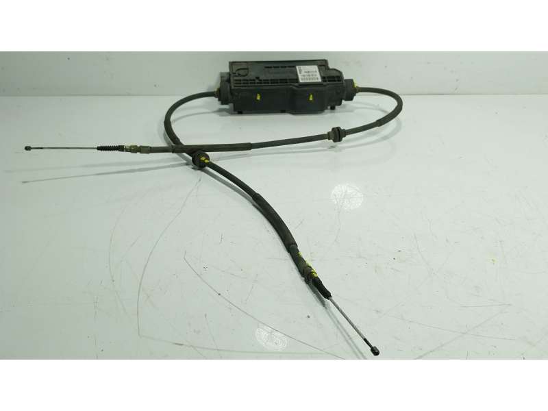 Recambio de palanca freno de mano para bmw x5 (f15, f85) sdrive 25 d referencia OEM IAM  13665010 S007415001A