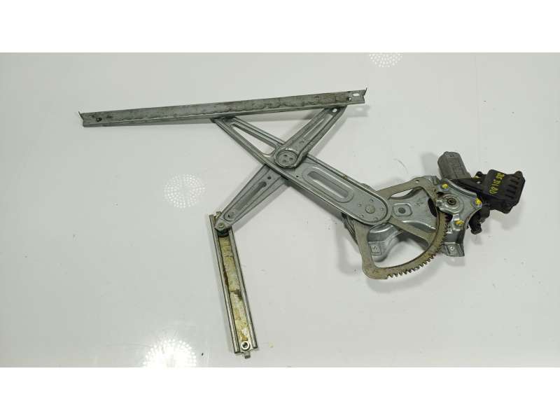 Recambio de elevalunas delantero derecho para toyota auris (_e18_) 1.8 hybrid (zwe186_) referencia OEM IAM  857010210 