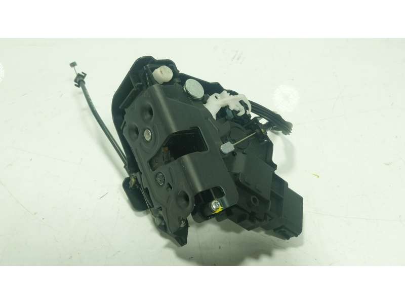 Recambio de cerradura puerta trasera izquierda para volvo v50 (545) d2 referencia OEM IAM  30799324 