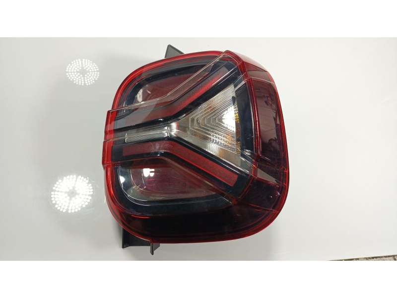 Recambio de piloto trasero derecho para dacia duster (hm_) 1.0 tce 90 referencia OEM IAM  265507316R 265509473R
