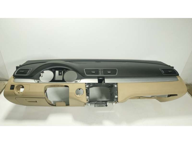 Recambio de salpicadero para volkswagen cc b7 (358) 2.0 tdi referencia OEM IAM 3AB857003AB  34104833B