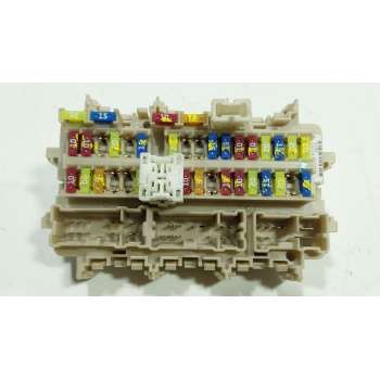 CAJA RELES / FUSIBLES 