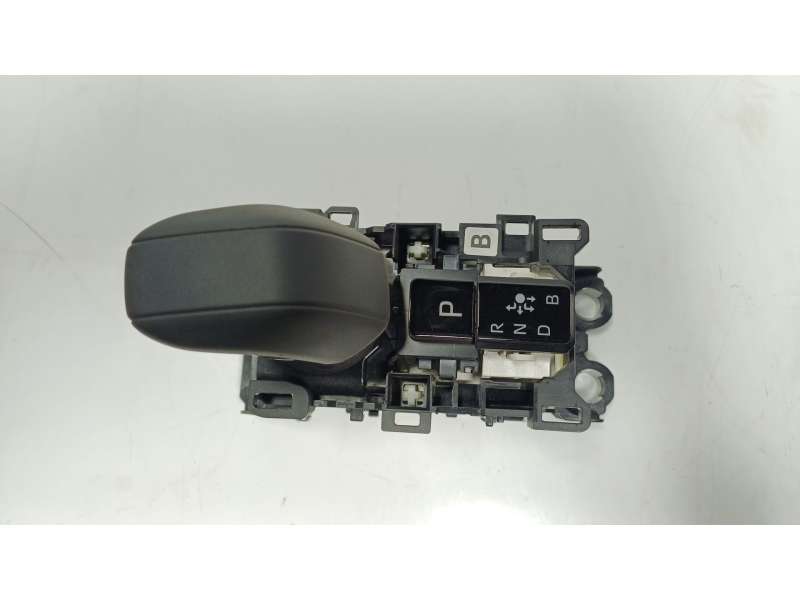 Recambio de palanca cambio para toyota c-hr 1.8 16v hev referencia OEM IAM  75M706 
