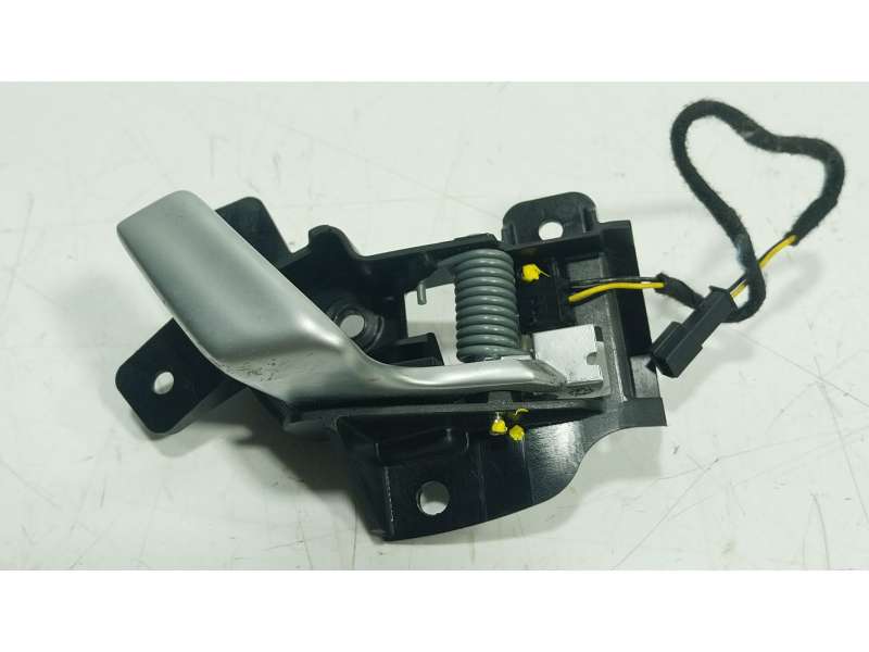 Recambio de maneta interior trasera derecha para tesla model s 60 referencia OEM IAM  100843200E 