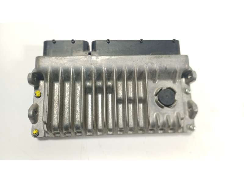 Recambio de centralita motor uce para toyota auris (_e18_) 1.8 hybrid (zwe186_) referencia OEM IAM  896610Z750 