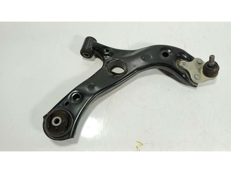 Recambio de brazo suspension inferior delantero derecho para toyota c-hr 1.8 16v hev referencia OEM IAM   