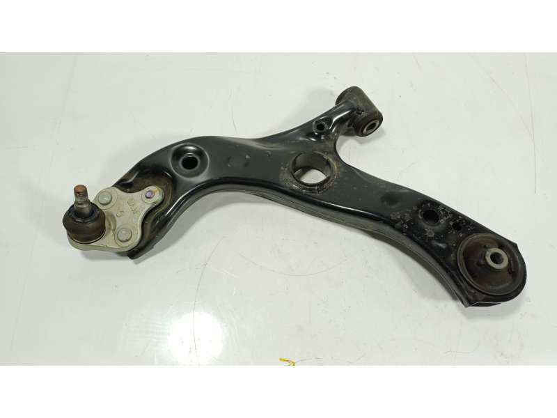 Recambio de brazo suspension inferior delantero izquierdo para toyota c-hr 1.8 16v hev referencia OEM IAM   