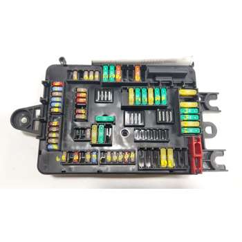 CAJA RELES / FUSIBLES 61149259466 681965101 6114V8