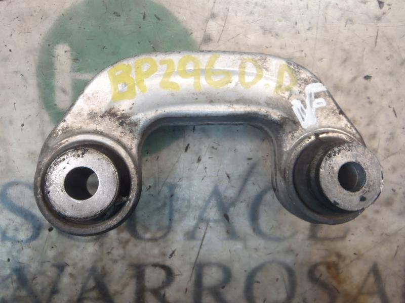 Recambio de tirante delantero derecho para audi rs 6 berlina (4b4) rs 6 berlina referencia OEM IAM 8D0411318D  