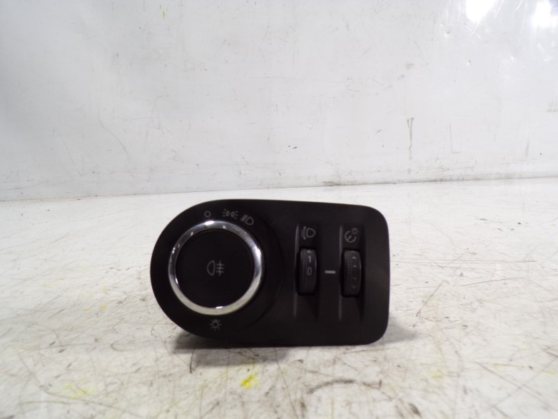 Recambio de mando luces para opel corsa e 1.3 16v cdti referencia OEM IAM 1241729 13470443 