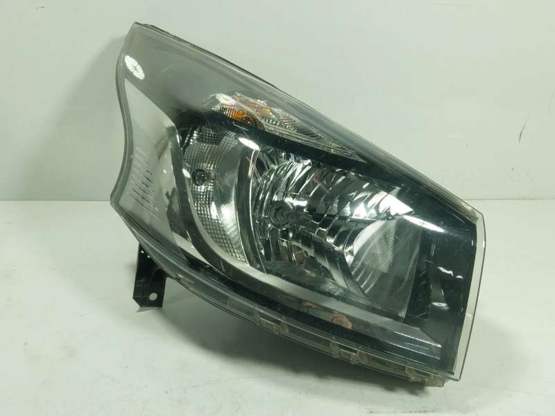 Recambio de faro derecho para nissan nv300 furgoneta (x82) 2.0 dci 145 referencia OEM IAM  260105469R 