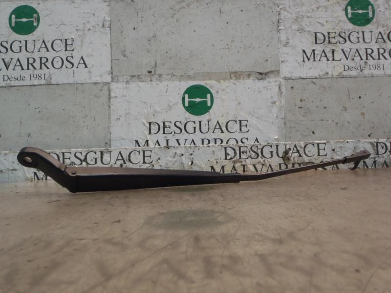 Recambio de brazo limpia delantero derecho para peugeot 407 sr confort referencia OEM IAM   