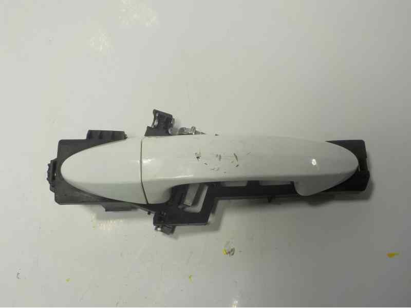 Recambio de maneta exterior delantera derecha para ford transit courier ambiente referencia OEM IAM 1788863  