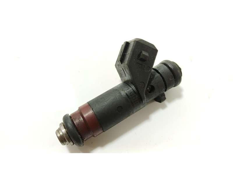 Recambio de inyector para mercedes-benz clase cl (w215) coupe 5.8 v12 36v cat referencia OEM IAM  1370780049 