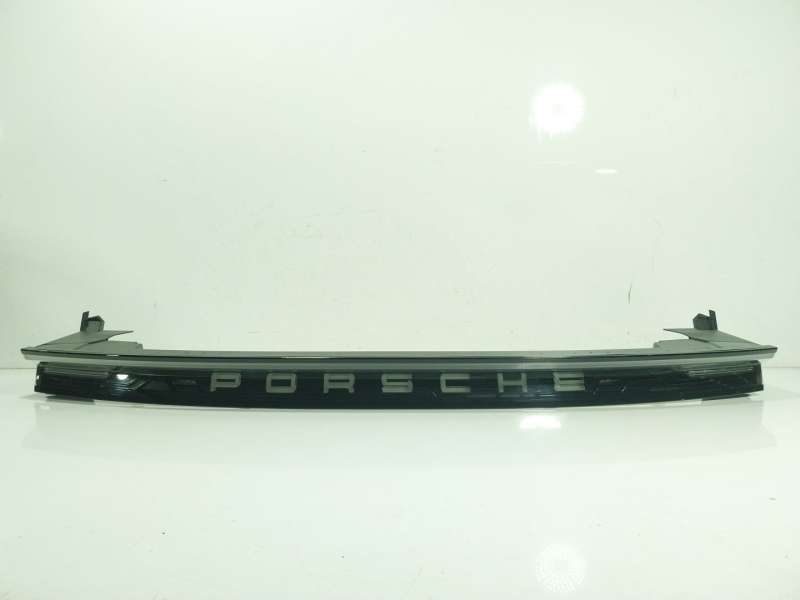 Recambio de piloto central de freno para porsche taycan (y1a) 4s referencia OEM IAM  9J1945081P 