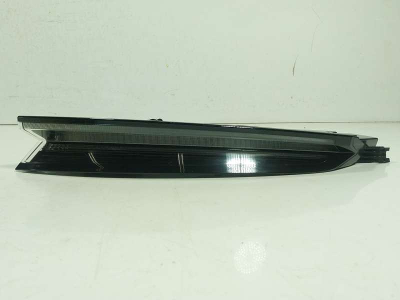 Recambio de piloto trasero derecho para porsche taycan (y1a) 4s referencia OEM IAM  9J1945092G 