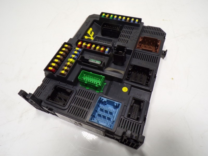 Recambio de caja reles / fusibles para citroën c-elysée 1.6 hdi fap referencia OEM IAM 1609425480 9678355880 